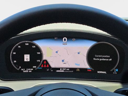 Used 2025 Porsche Panamera RWD image 25