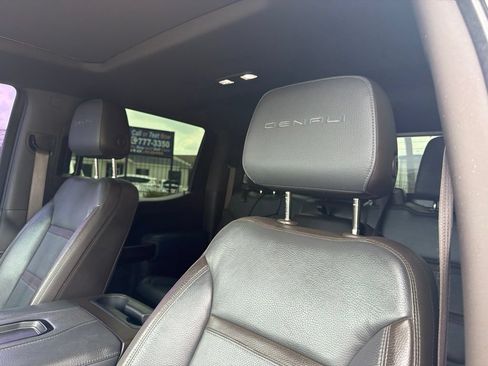 Used 2021 GMC Sierra 1500 Denali w/ Denali Ultimate Package AWD/4WD image 9