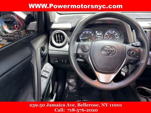 Used 2018 Toyota RAV4 LE image 23