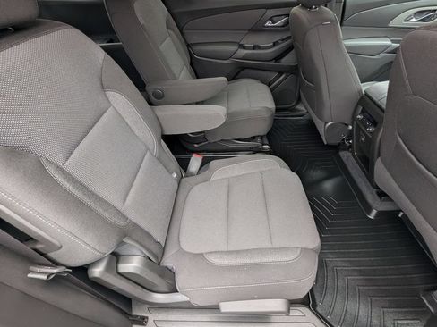 Used 2023 Chevrolet Traverse LT FWD image 14