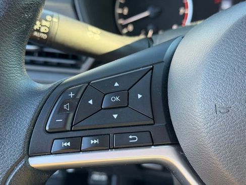 Used 2025 Nissan Altima 2.5 SV image 25