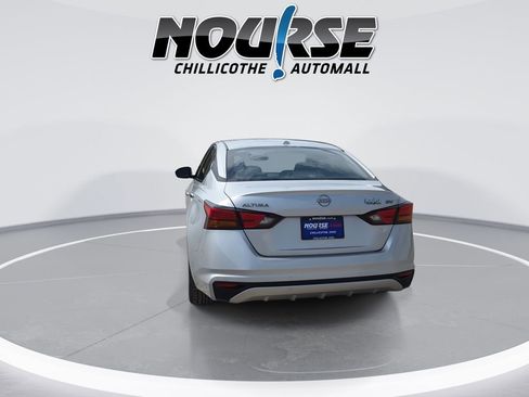 Used 2023 Nissan Altima 2.5 SV FWD image 7