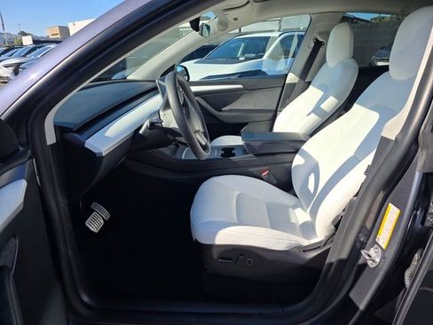 Used 2022 Tesla Model Y Performance image 24