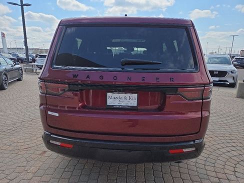 Used 2024 Jeep Wagoneer Series II AWD/4WD image 6