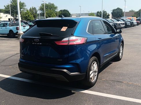 Used 2024 Ford Edge SEL w/ Convenience Package AWD/4WD image 4