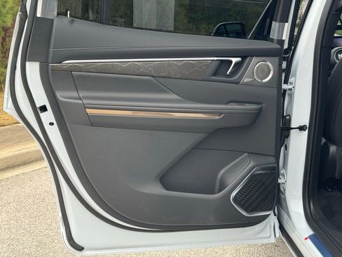 New 2026 Buick Enclave Avenir w/ Super Cruise Package image 22