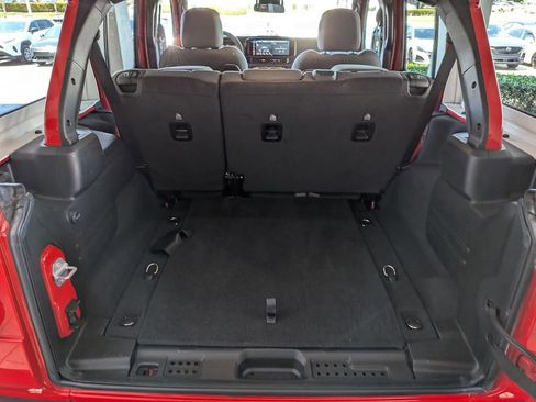 Used 2025 Jeep Wrangler Unlimited Rubicon w/ Convenience Group image 7