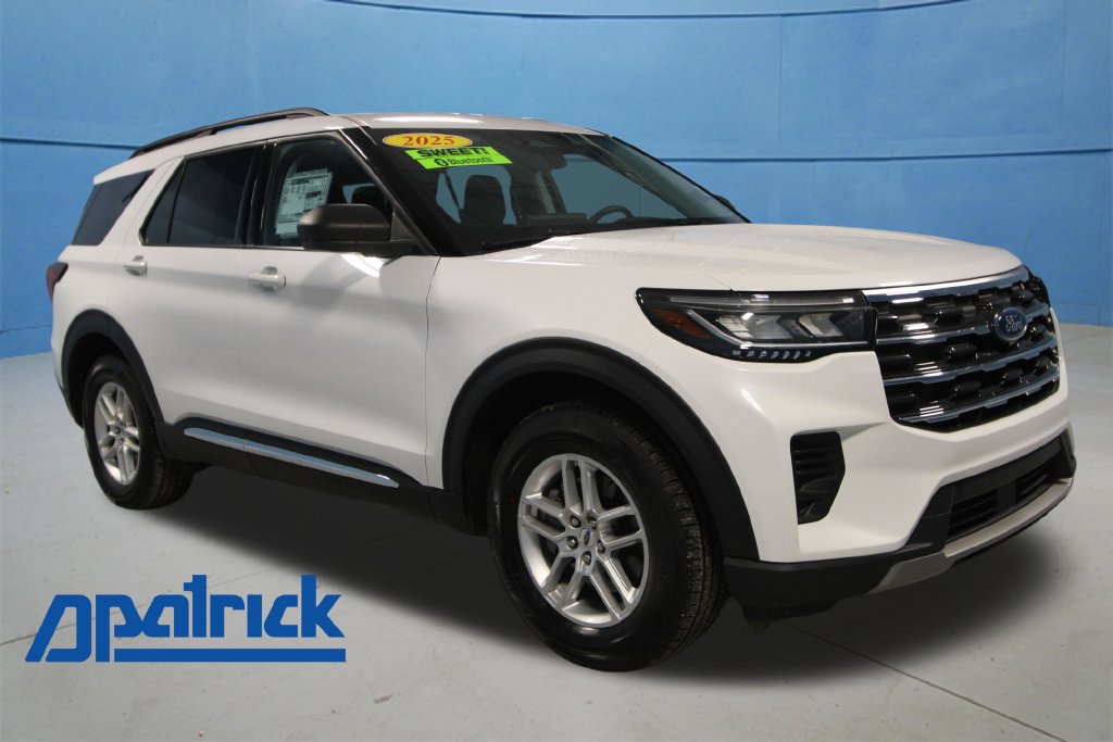 Used 2025 Ford Explorer Active AWD/4WD image 1