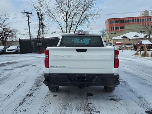 Used 2024 Chevrolet Silverado 1500 W/T w/ Z71 Off-Road Package image 4