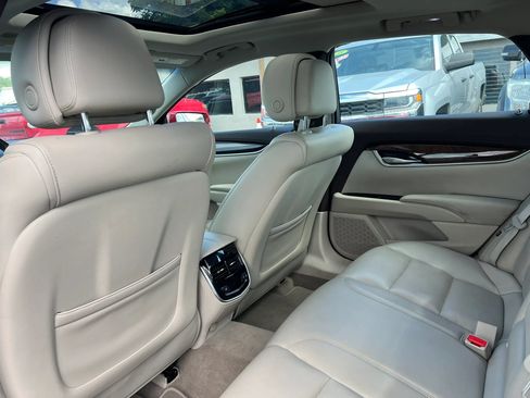 Used 2013 Cadillac XTS Luxury FWD image 10
