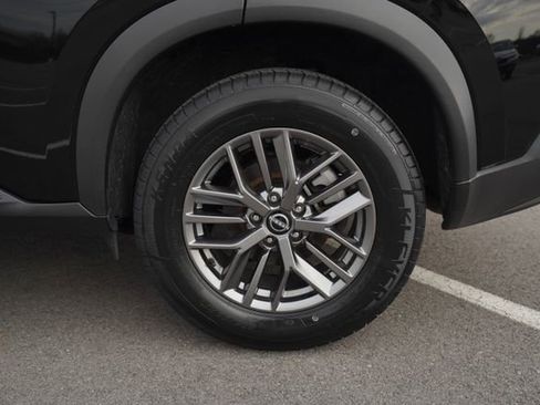 Used 2023 Nissan Rogue S image 69