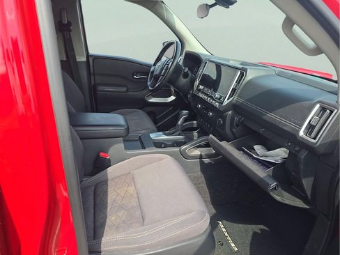 Used 2025 Nissan Frontier SV w/ SV Convenience Package RWD image 6