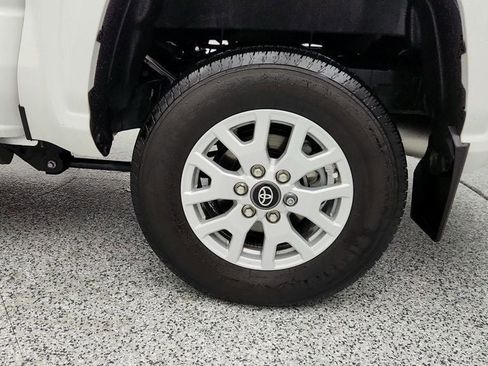 Used 2024 Toyota Tacoma TRD Sport image 9