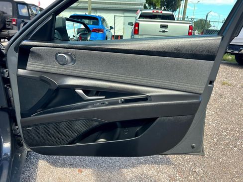 Used 2024 Hyundai Elantra Limited image 34