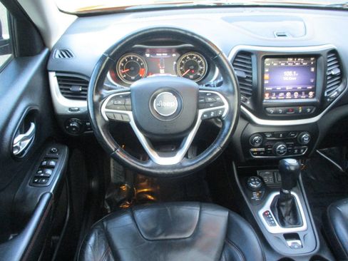 Used 2014 Jeep Cherokee Trailhawk w/ Technology Group AWD/4WD image 20