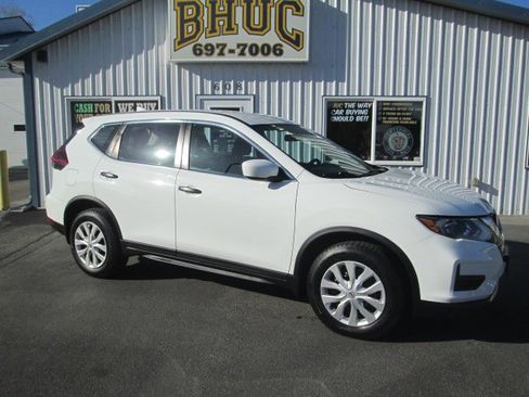 Used 2018 Nissan Rogue S image 1