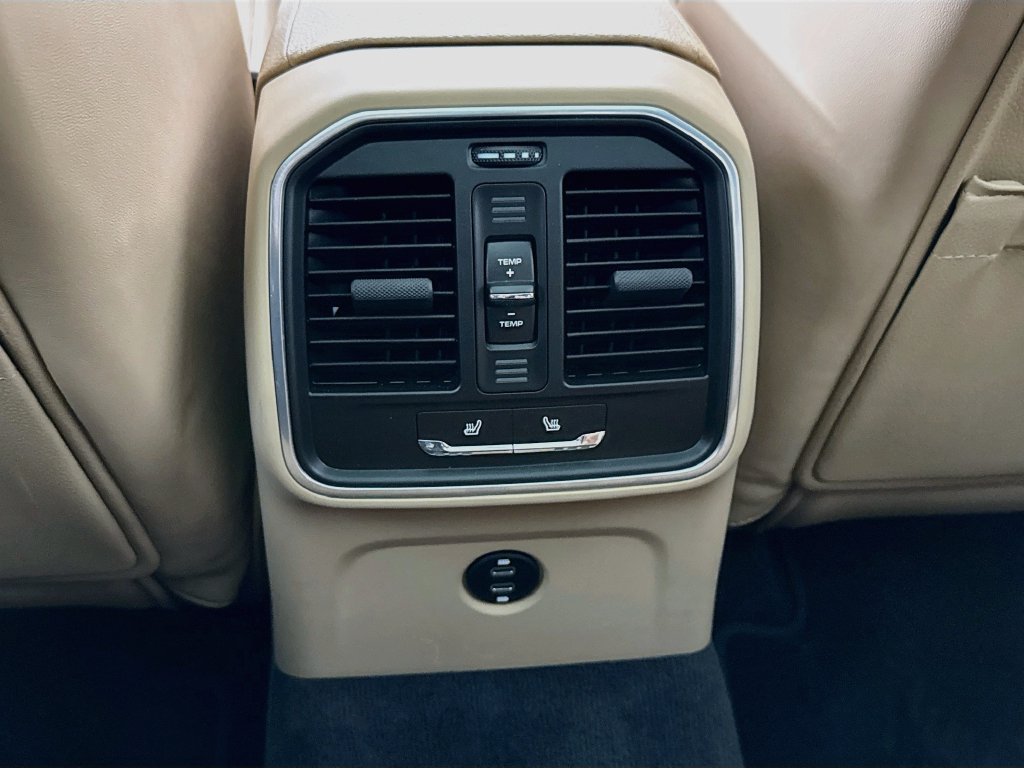 Certified 2026 Porsche Macan AWD/4WD image 27