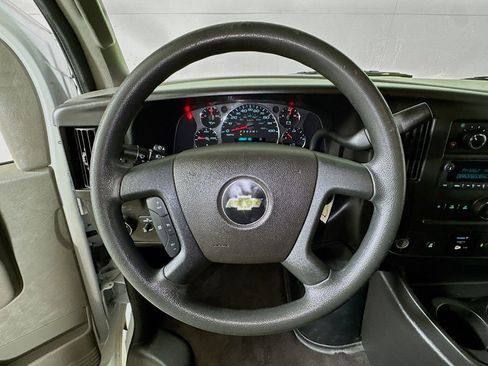 Used 2020 Chevrolet Express 3500 LT w/ LT Preferred Equipment Group RWD image 9