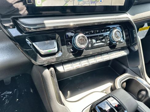 New 2026 GMC Sierra 1500 AT4 w/ AT4 Premium Package AWD/4WD image 27