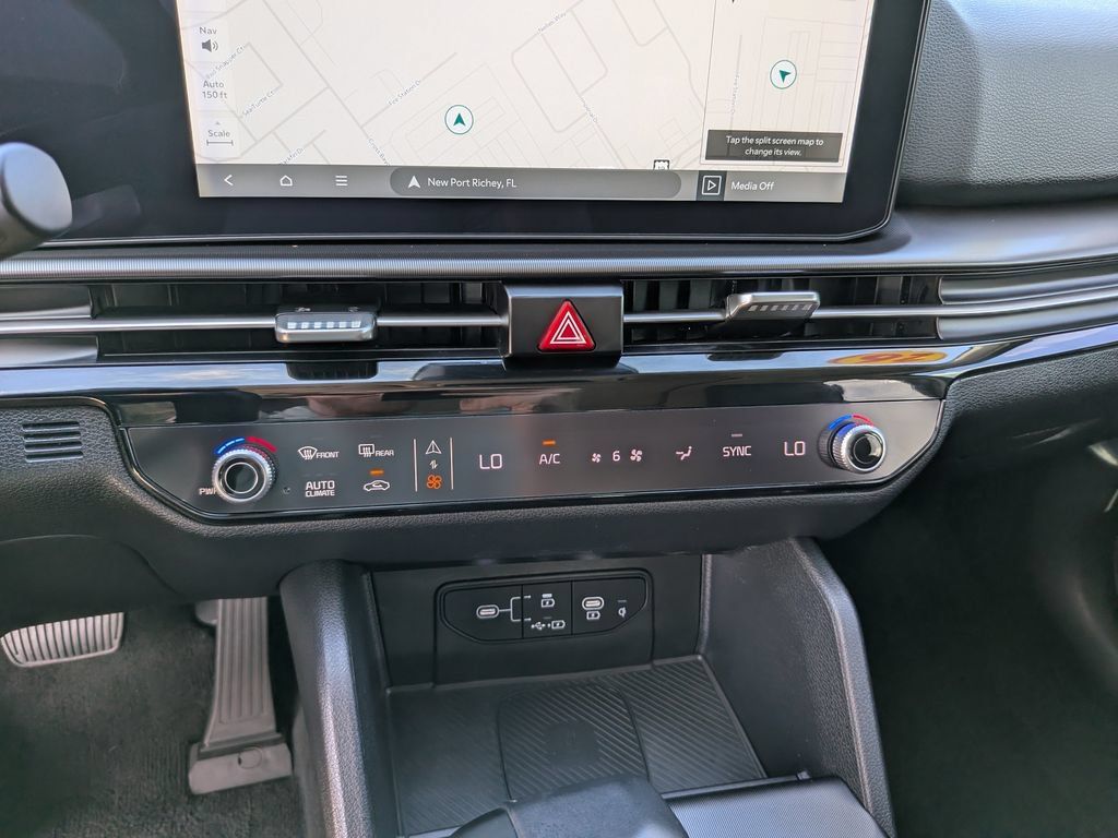 Certified 2026 Kia Sportage SX FWD image 27