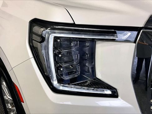 Certified 2023 GMC Yukon XL SLT w/ SLT Premium Package RWD image 27