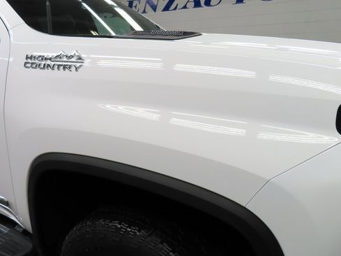 Used 2024 Chevrolet Silverado 2500 High Country image 37