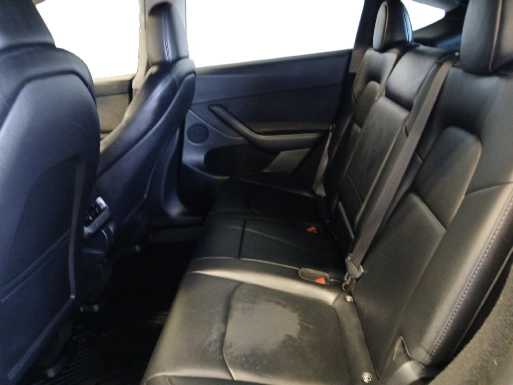 Used 2024 Tesla Model Y Long Range AWD/4WD image 22