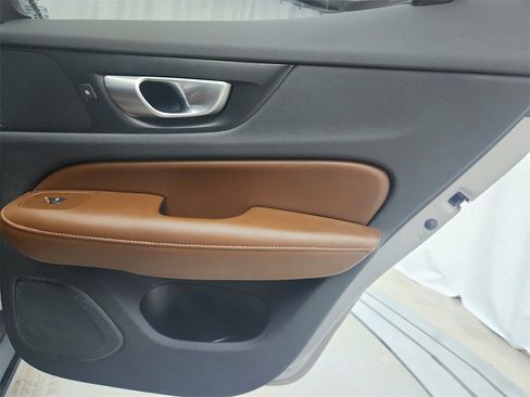Used 2024 Volvo S60 B5 Ultimate image 29