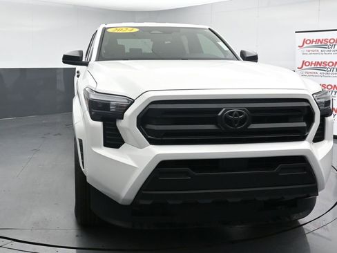 Used 2024 Toyota Tacoma SR AWD/4WD image 3