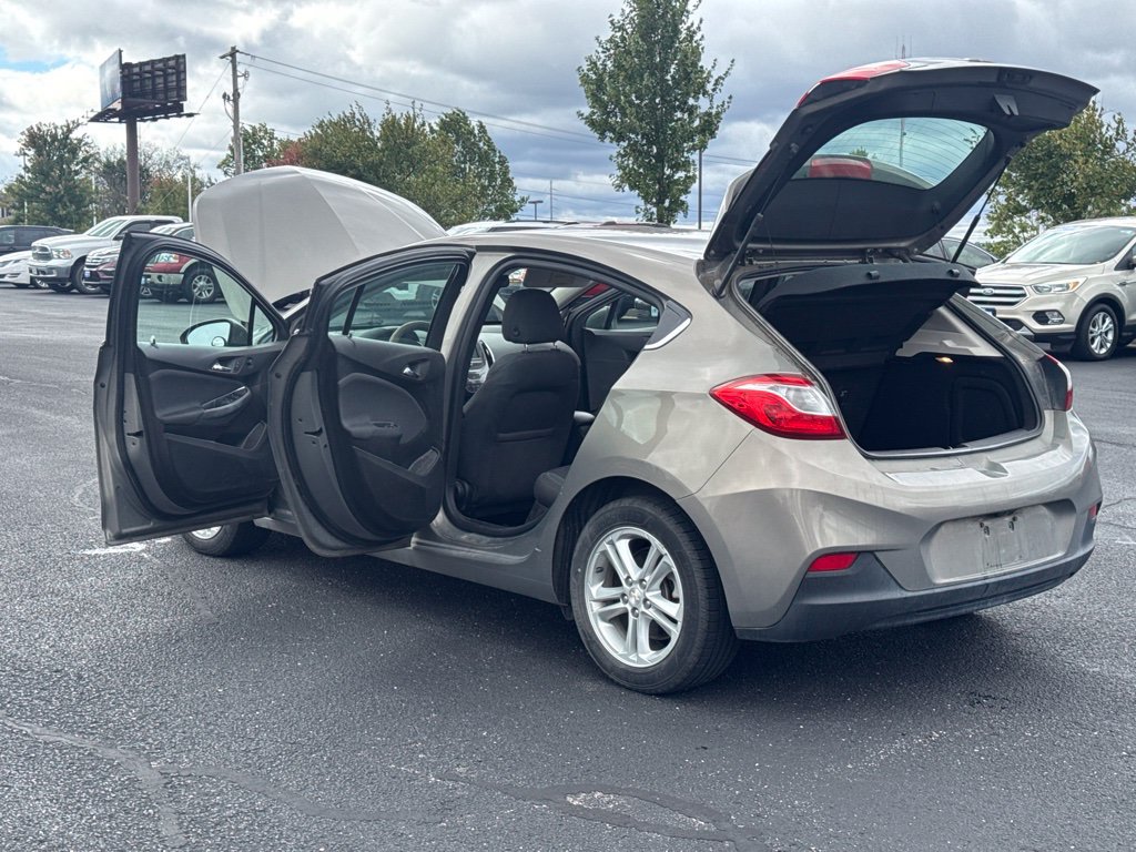 Used 2017 Chevrolet Cruze LT FWD image 18