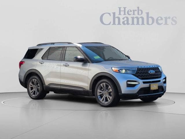 Certified 2022 Ford Explorer XLT w/ Equipment Group 202A AWD/4WD image 1