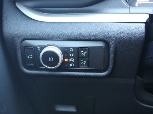 Used 2023 Ford Explorer XLT w/ Equipment Group 202A AWD/4WD image 39
