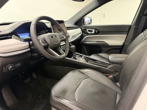 Used 2023 Jeep Compass Limited w/ Sun and Sound Group image 9