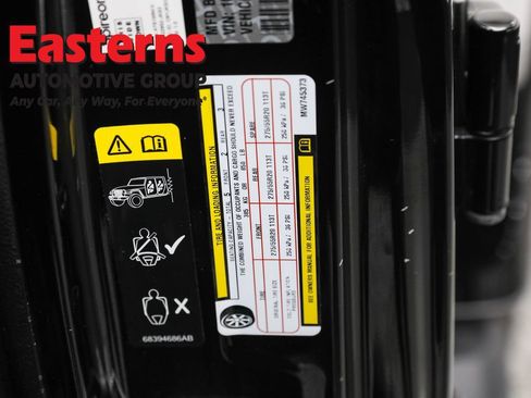 Used 2021 Jeep Wrangler Unlimited Sahara w/ Cold Weather Group AWD/4WD image 36