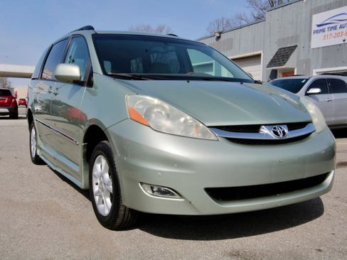 Used 2006 Toyota Sienna XLE image 8