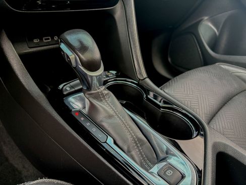 Used 2021 Buick Encore GX Essence w/ Advanced Technology Package image 28