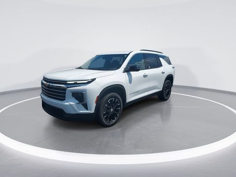 New 2026 Chevrolet Traverse LT w/ Enhanced Driving Package FWD image 4