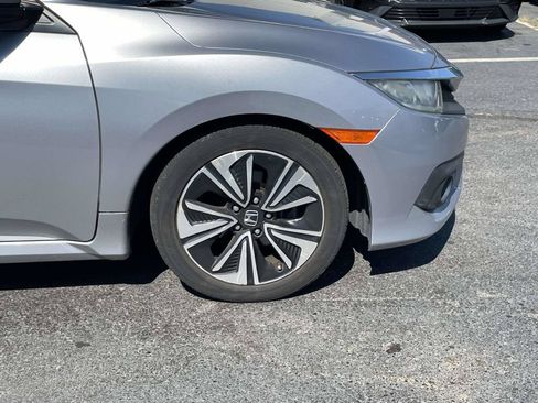 Used 2018 Honda Civic EX-T image 9