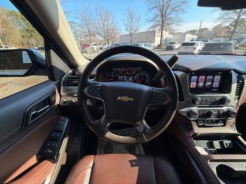 Used 2020 Chevrolet Suburban Premier image 8