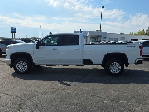 Used 2024 Chevrolet Silverado 3500 LT AWD/4WD image 5