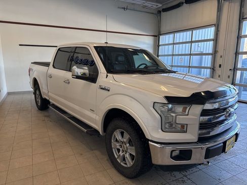 Used 2015 Ford F150 Lariat w/ Equipment Group 502A Luxury image 6