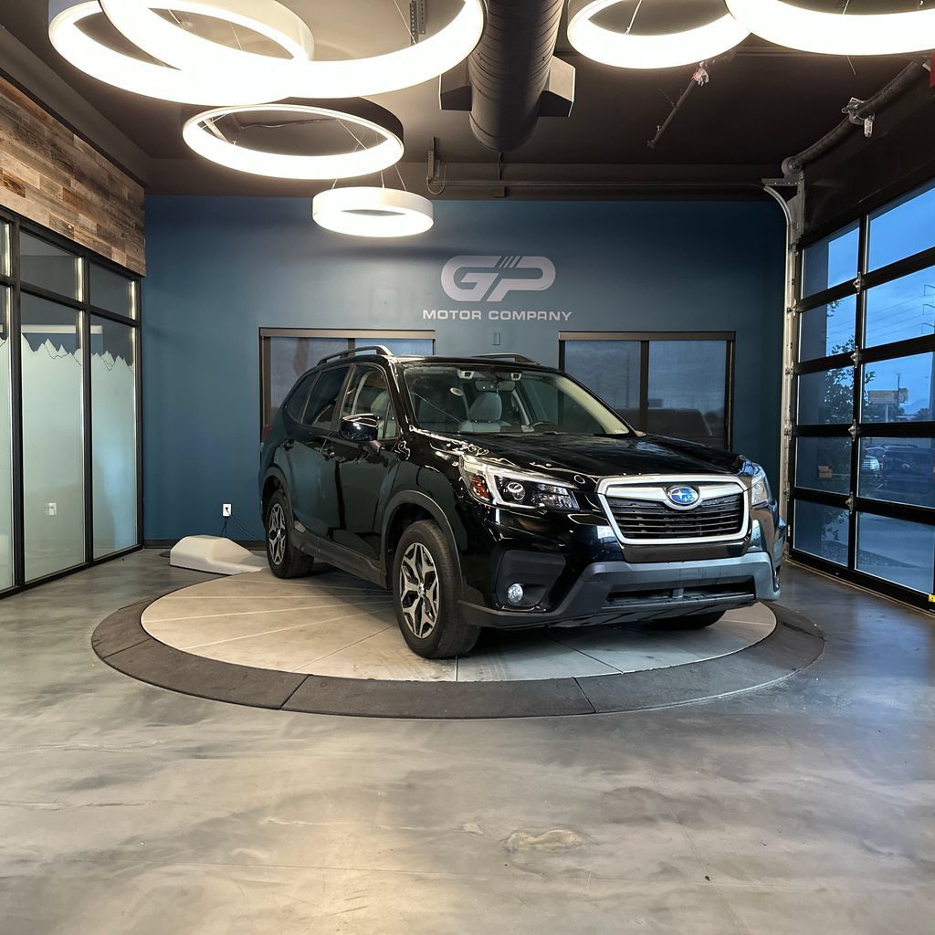 Used 2021 Subaru Forester Premium AWD/4WD image 1