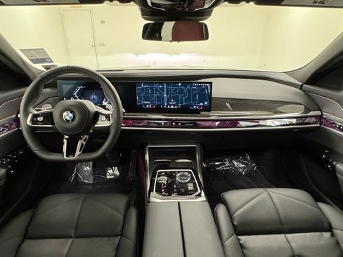 Used 2025 BMW 740i xDrive image 17