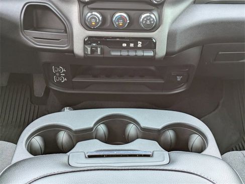 Used 2024 RAM 2500 Tradesman w/ Chrome Appearance Group image 19