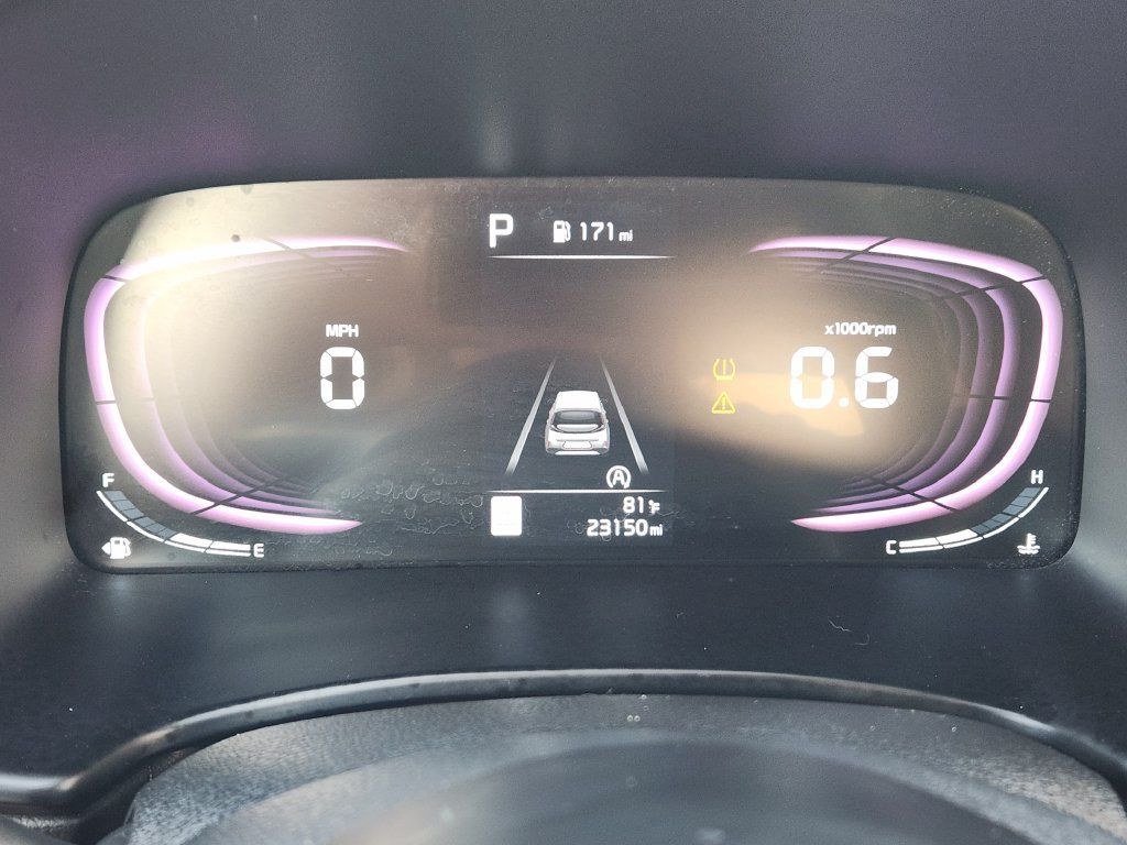 Used 2025 Kia Soul LX w/ LX Technology Package FWD image 6