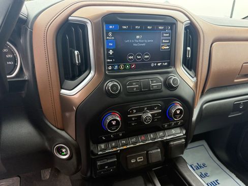 Used 2021 Chevrolet Silverado 2500 High Country w/ Z71 Off-Road Package image 17