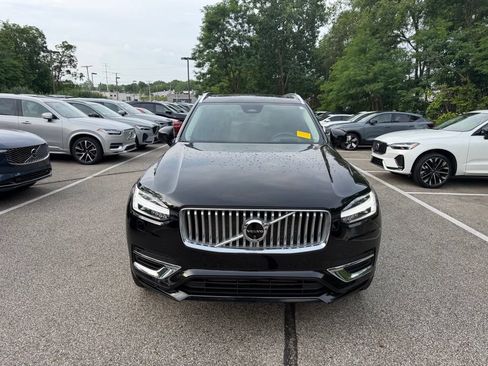 Used 2025 Volvo XC90 T8 Ultra w/ Protection Package Premier AWD/4WD image 2