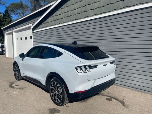 Used 2023 Ford Mustang Mach-E Premium image 8