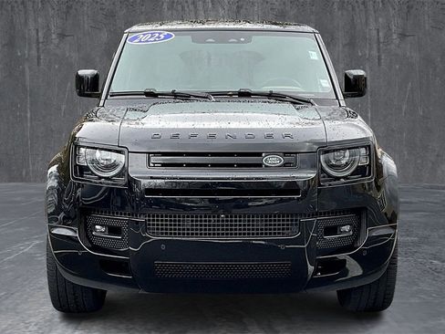 Used 2025 Land Rover Defender 110 V8 image 2
