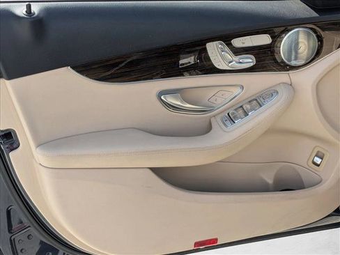 Used 2020 Mercedes-Benz C 300 Sedan image 9